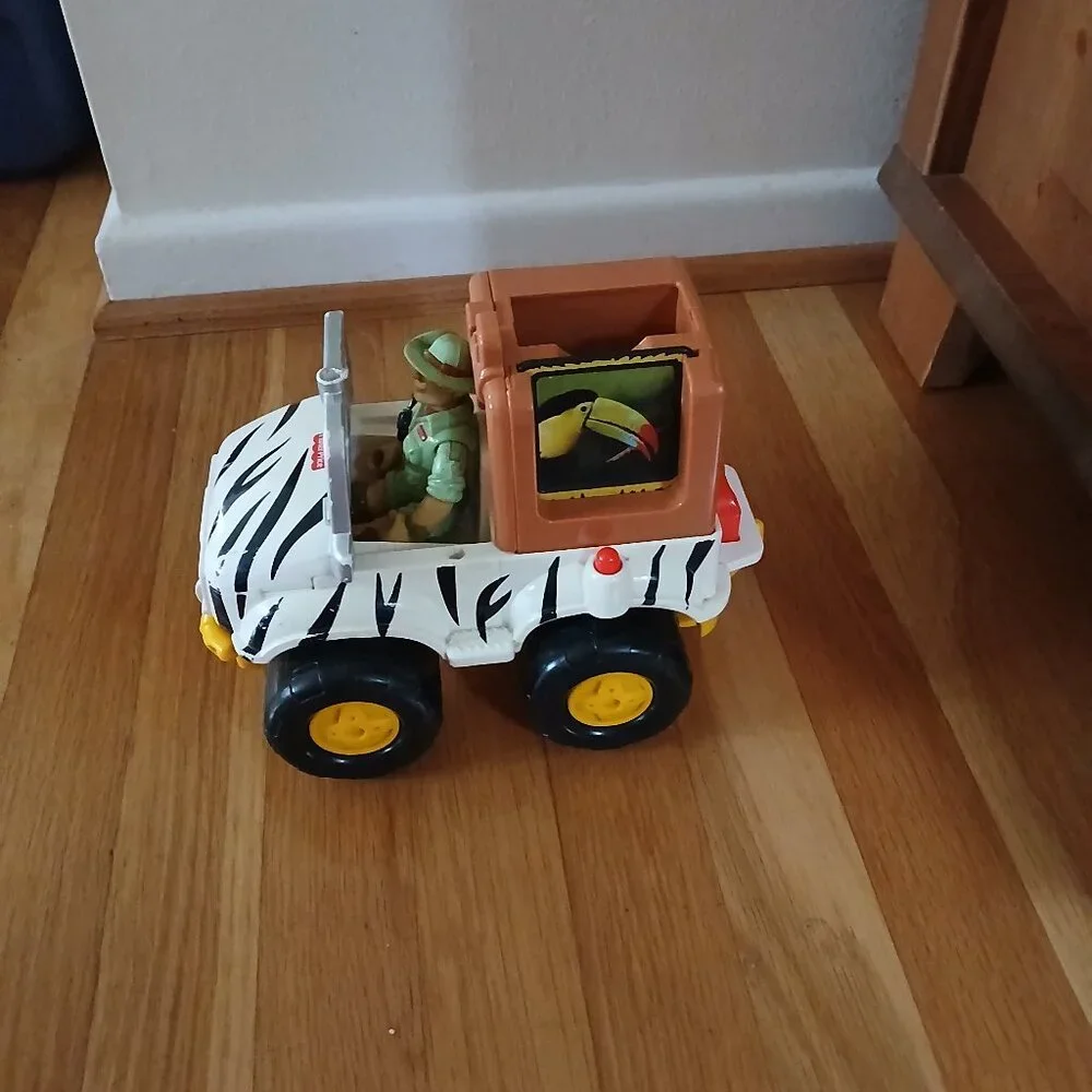 Vintage Fisher Price Zebra Smithsonian Talking Wild Adventure Off Road Jeep